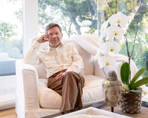 Eckhart Tolle in Montecito for Spirituality & Health magazine, February 28, 2013. © Kevin Steele, one time print rights