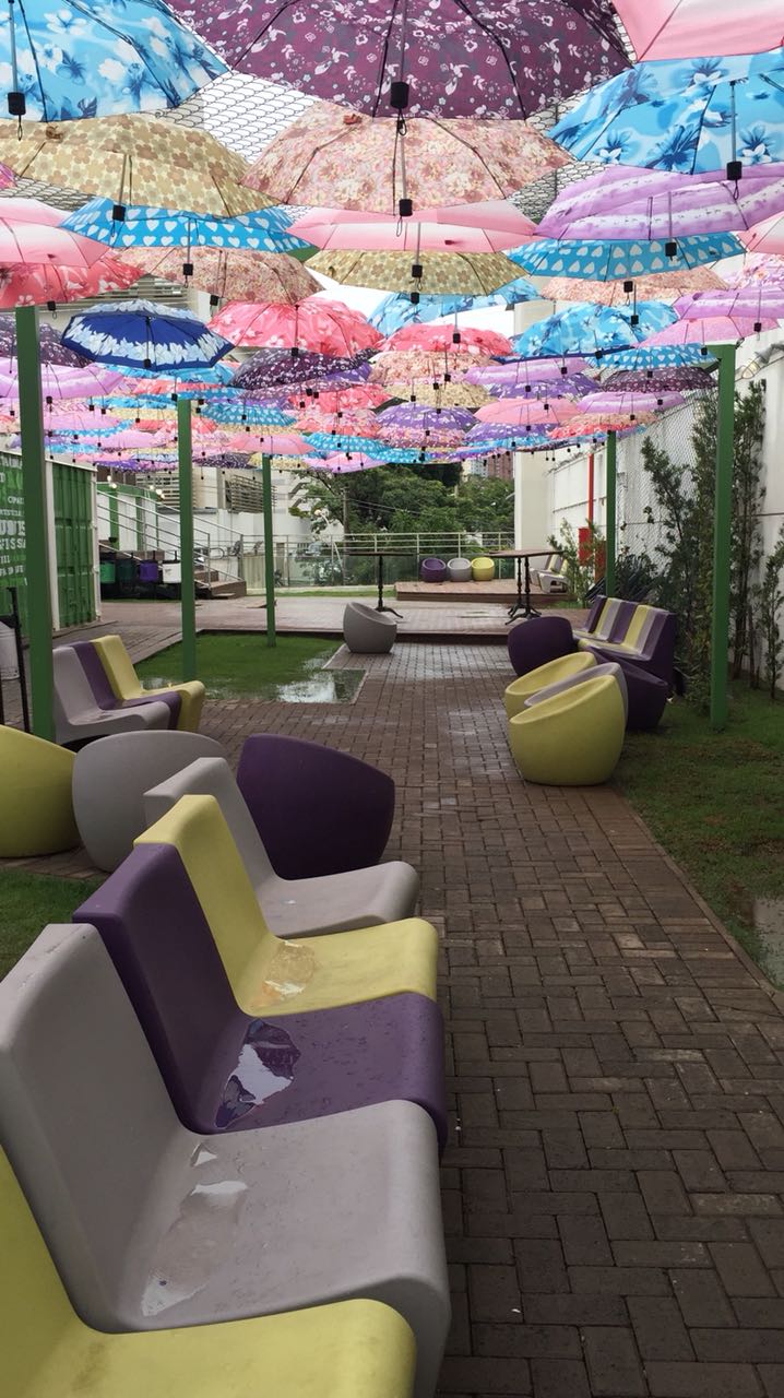 BeGreen located in a mall, offering jobs to young people; producing vegetables at large scale, minimizing waste and with significantly less water usage. 